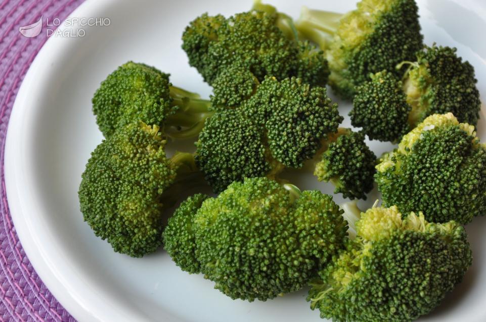 Broccoli a vapore al microonde