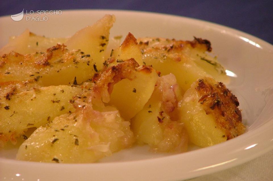 Patate cipolla e pecorino Patate cipolla e pecorino