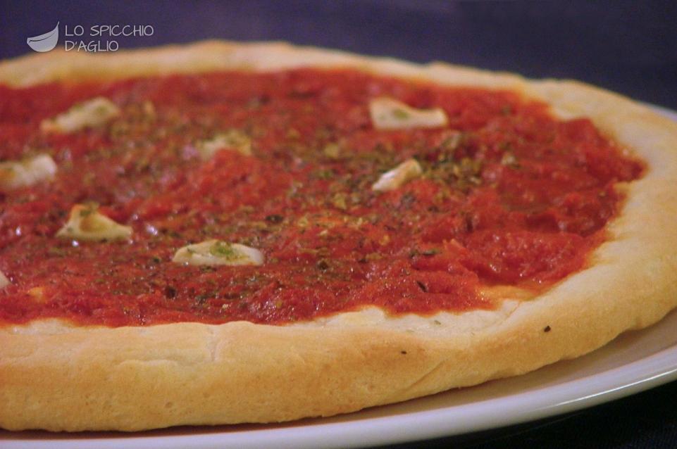 Pizza marinara Pizza marinara