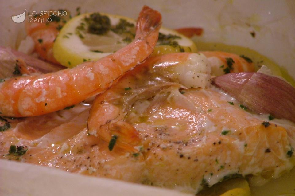 Salmone e gamberi al cartoccio Salmone e gamberi al cartoccio