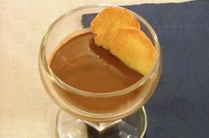 Crema di panna e cacao con cialde