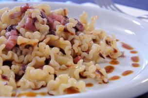 Pasta pancetta, radicchio e aceto balsamico