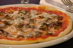 Pizza Parmigiano e funghi porcini
