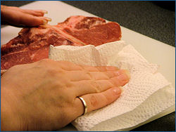 Tamponare con carta da cucina
