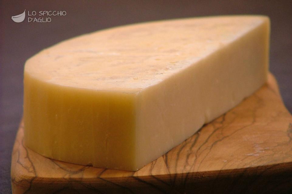 Provolone Valpadana