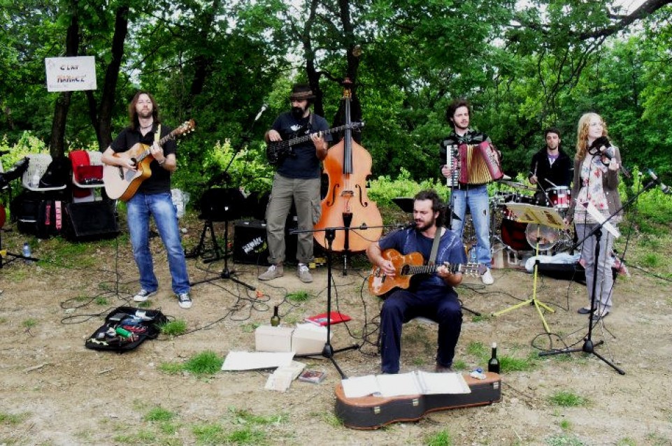Dal 7 al 10 maggio a Faenza folk e gastronomia si incontrano a "Musica nelle Aie" Dal 7 al 10 maggio a Faenza folk e gastronomia si incontrano a "Musica nelle Aie"