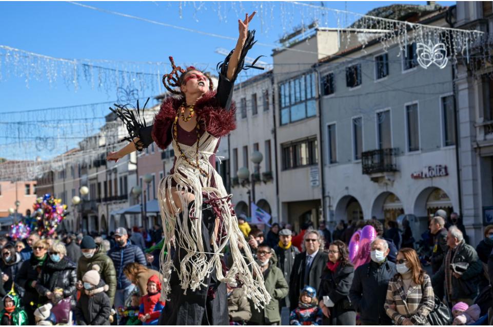 Carnevale 2023: ecco dove festeggiarlo in giro per l'Italia