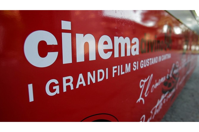 Cinemadivino: per tutto il mese di agosto i grandi film si gustano in cantina Cinemadivino: per tutto il mese di agosto i grandi film si gustano in cantina