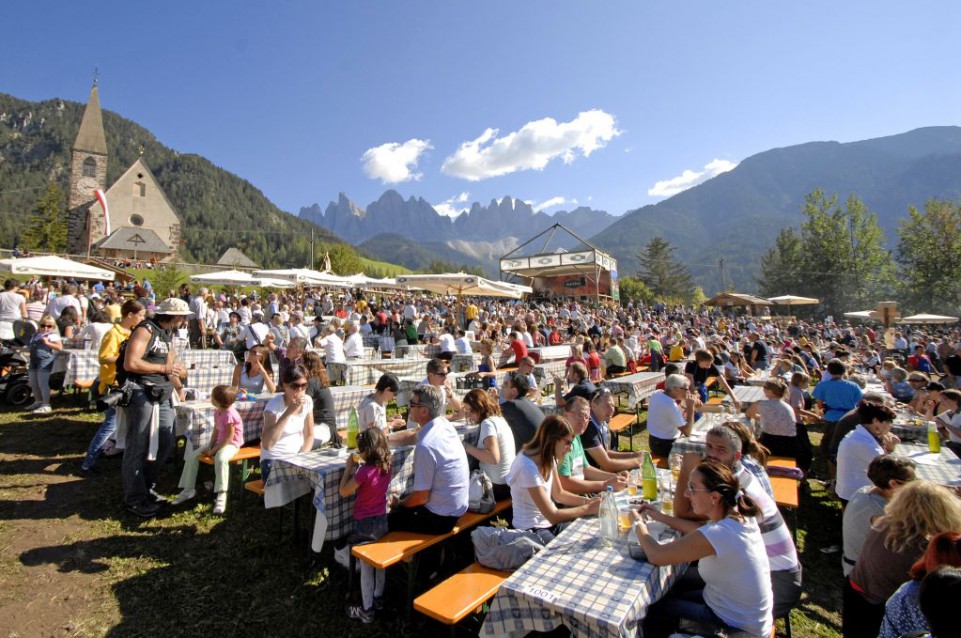 Festa dello Speck Alto Adige 2015: appuntamento in Val di Funes il 3 e 4 ottobre