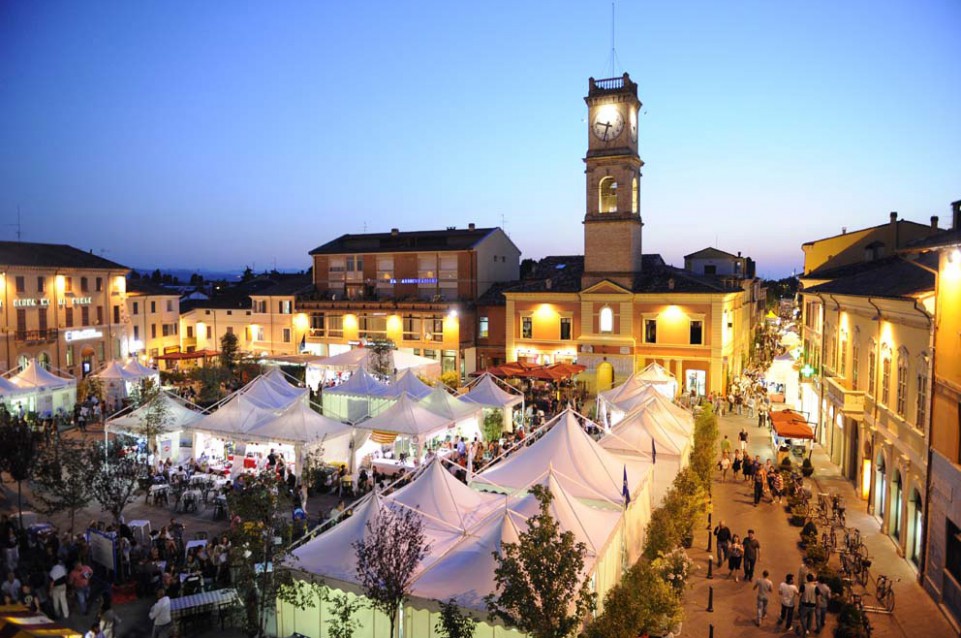 Dal 25 giugno al 3 luglio a Forlimpopoli torna il gusto con la "Festa Artusiana" Dal 25 giugno al 3 luglio a Forlimpopoli torna il gusto con la "Festa Artusiana"