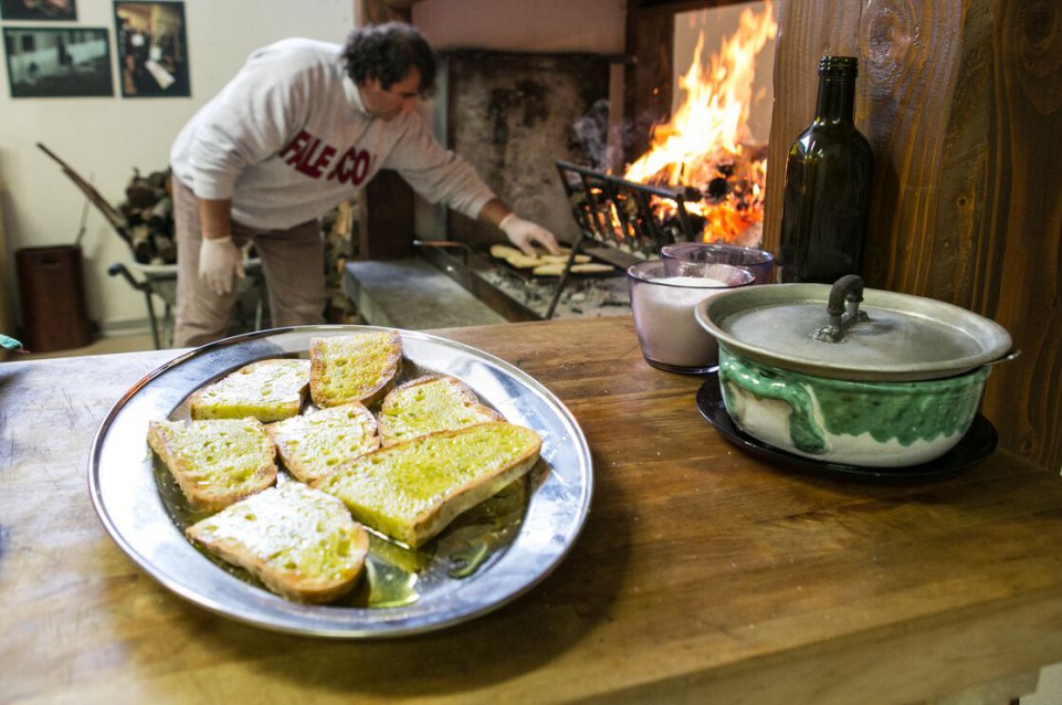 Frantoi Aperti: in Umbria dal 31 ottobre al 29 novembre 5 weekend dedicati all’olio extravergine d'oliva Frantoi Aperti: in Umbria dal 31 ottobre al 29 novembre 5 weekend dedicati all’olio extravergine d'oliva