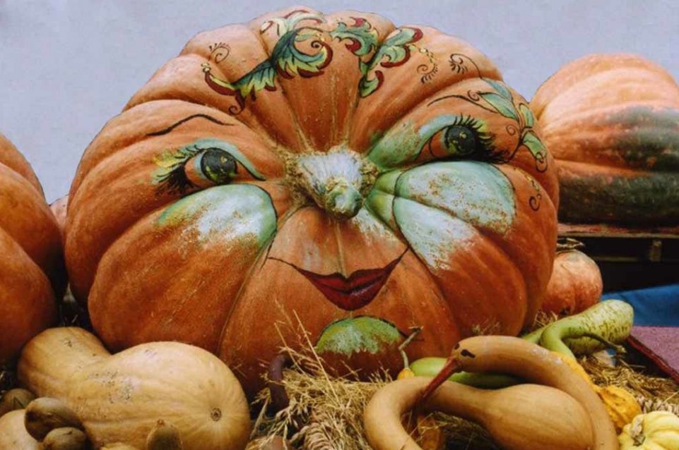 Gusto e tradizione arrivano a Venzone il 22 e 23 ottobre con la "Festa della Zucca" Gusto e tradizione arrivano a Venzone il 22 e 23 ottobre con la "Festa della Zucca"