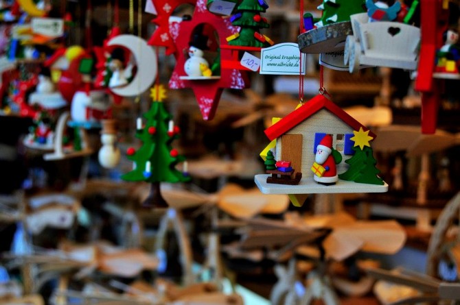 Il Natale sta arrivando, ecco dove festeggiarlo fra dolci, vin brulé e colori Il Natale sta arrivando, ecco dove festeggiarlo fra dolci, vin brulé e colori