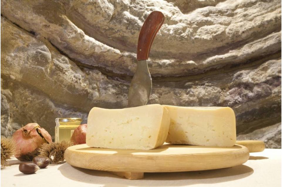 L'Ambra di Talamello: il 14 e il 21 novembre si festeggia il Formaggio di Fossa 