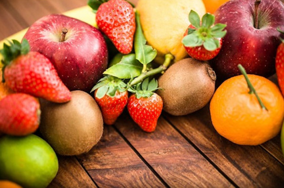 Per mantenere il peso forma scegliete mele, fragole e cipolle 