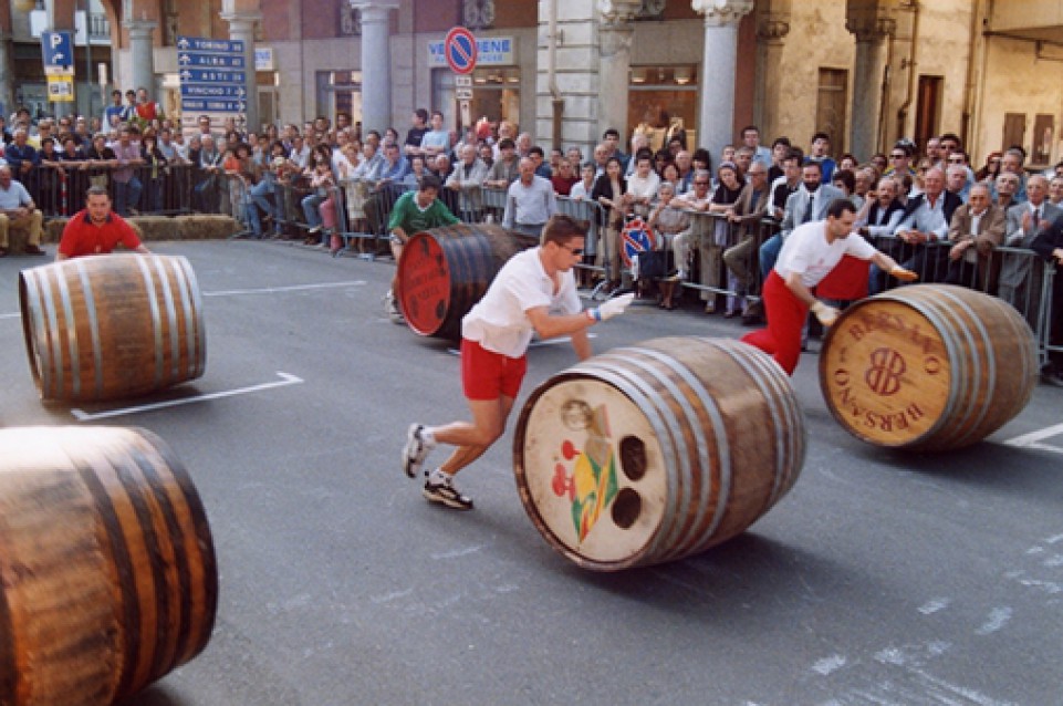 L'11 e 12 giugno a Nizza Monferrato vi aspetta la "Corsa delle Botti"