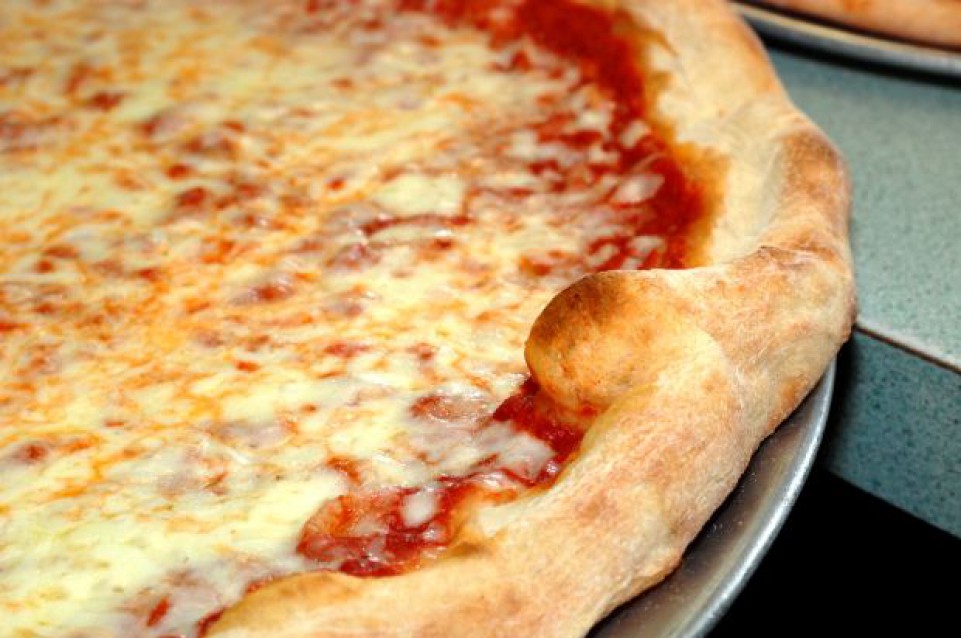Pizza da record: la più lunga misura 1.299 metri ed è tutta italiana Pizza da record: la più lunga misura 1.299 metri ed è tutta italiana