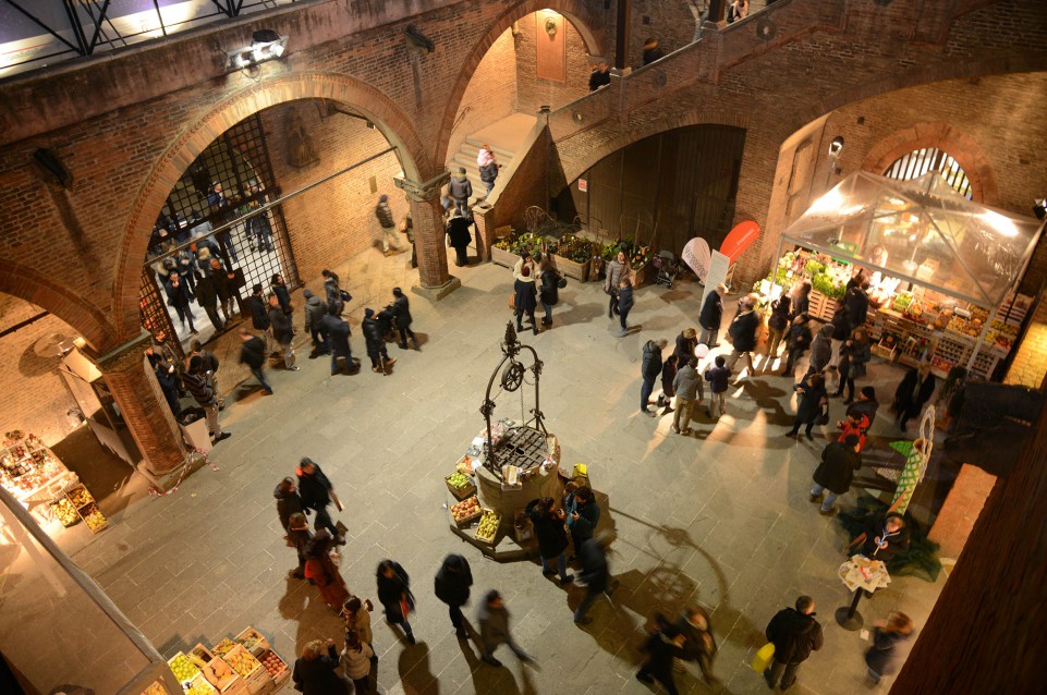 Regali a Palazzo: dall'8 all'11 dicembre a Bologna arriva la vetrina del regalo natalizio Regali a Palazzo: dall'8 all'11 dicembre a Bologna arriva la vetrina del regalo natalizio