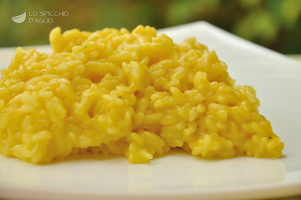 Risotto alla milanese: storia e origini di uno dei piatti simbolo della nostra cucina 