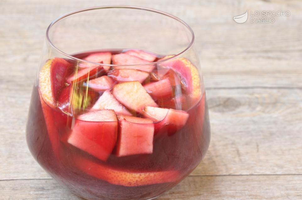 Sangria: la bevanda preferita dagli spagnoli che fa il sangue "espectacular" 