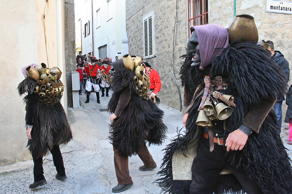 Sas Tappas: dal 4 al 6 novembre a Mamoiada arrivano gusto e artigianato Sas Tappas: dal 4 al 6 novembre a Mamoiada arrivano gusto e artigianato
