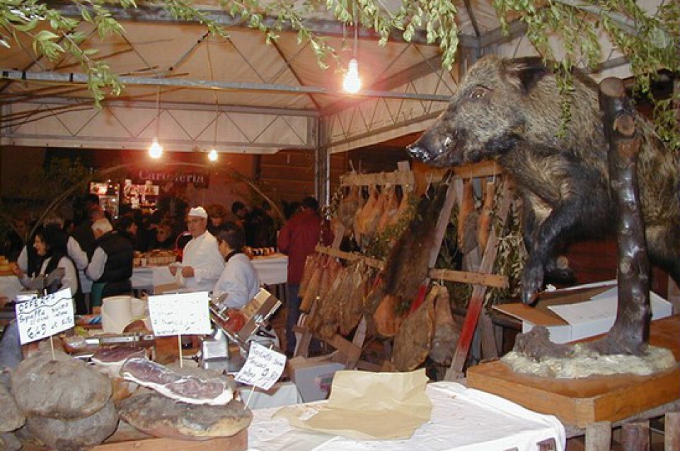 A fine novembre a Suvereto arriva la "Sagra del Cinghiale" A fine novembre a Suvereto arriva la "Sagra del Cinghiale"