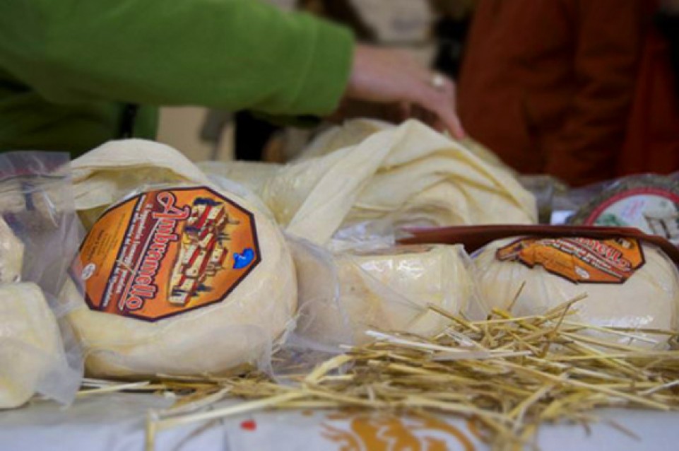 Il 18 e il 19 novembre a Talamello appuntamento con la "Fiera del Formaggio di Fossa" Il 18 e il 19 novembre a Talamello appuntamento con la "Fiera del Formaggio di Fossa"