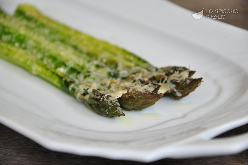 Asparagi gratinati