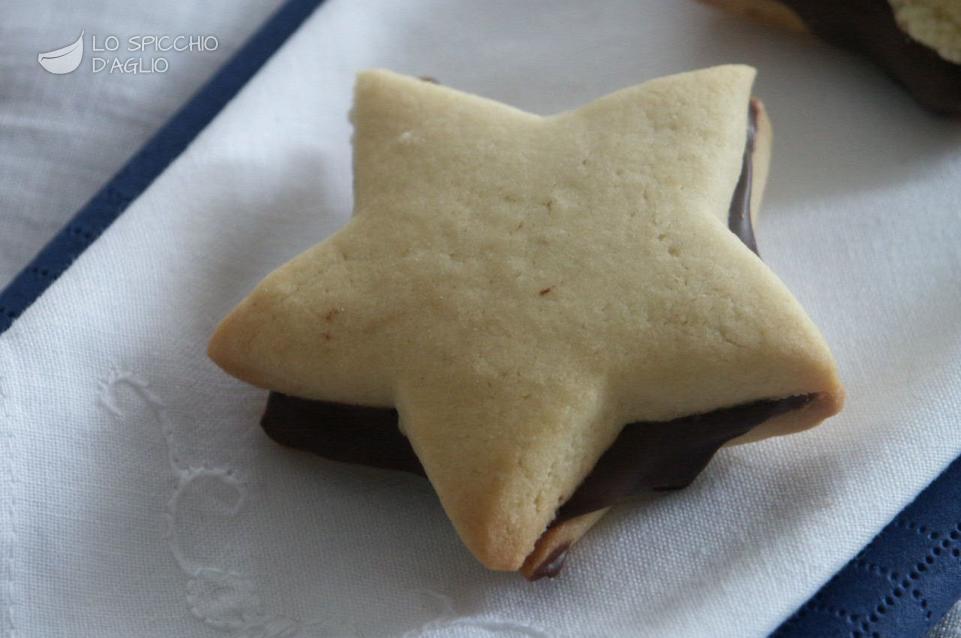 Biscotti due a due Biscotti due a due
