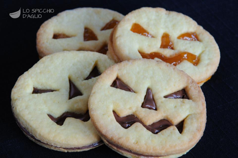 Biscotti Di Natale Quanto Tempo Prima.Ricetta Biscotti Di Halloween Le Ricette Dello Spicchio D Aglio