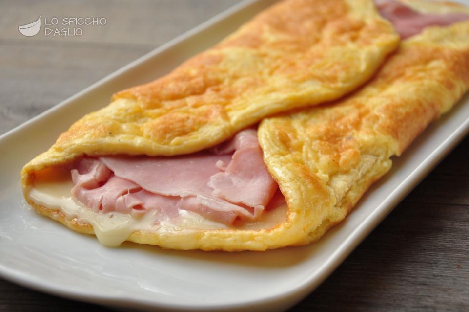 Calzone con prosciutto cotto e sottiletta