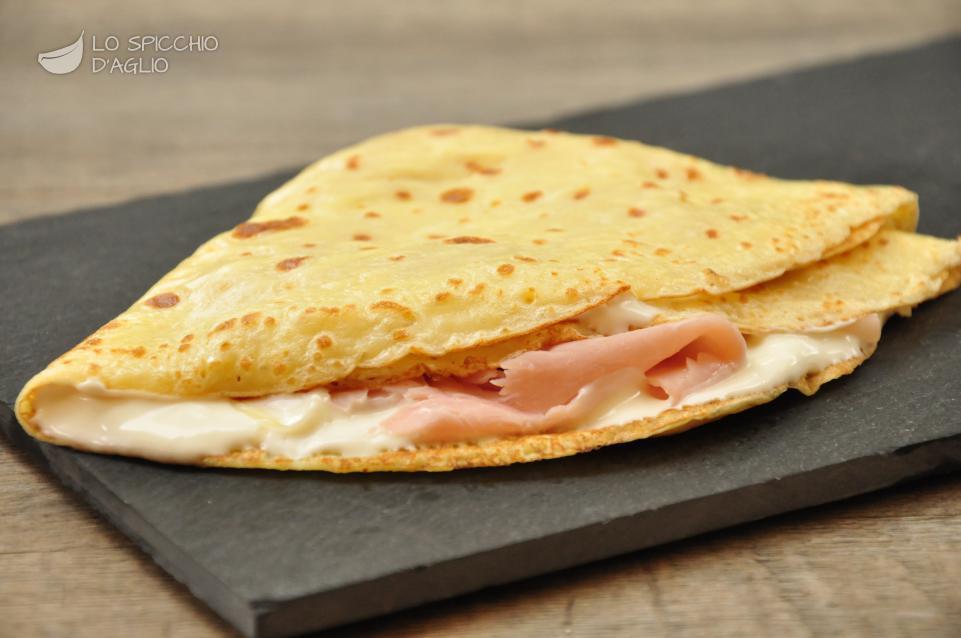 Crepes prosciutto cotto e robiola Crepes prosciutto cotto e robiola