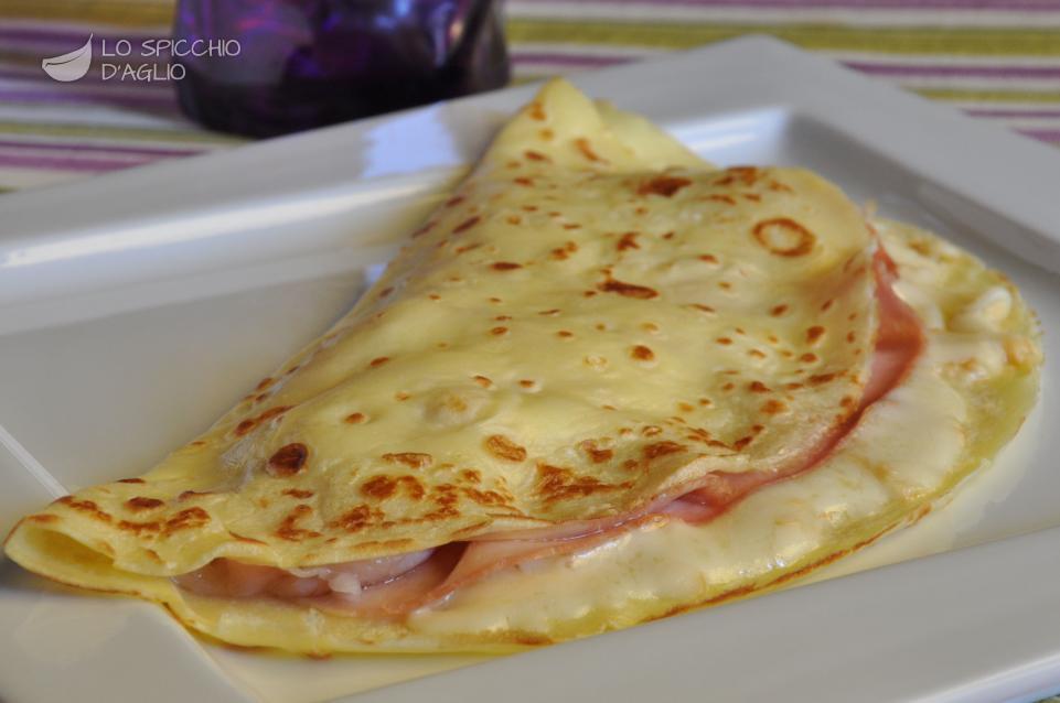 Crepes Praga e provola Crepes Praga e provola