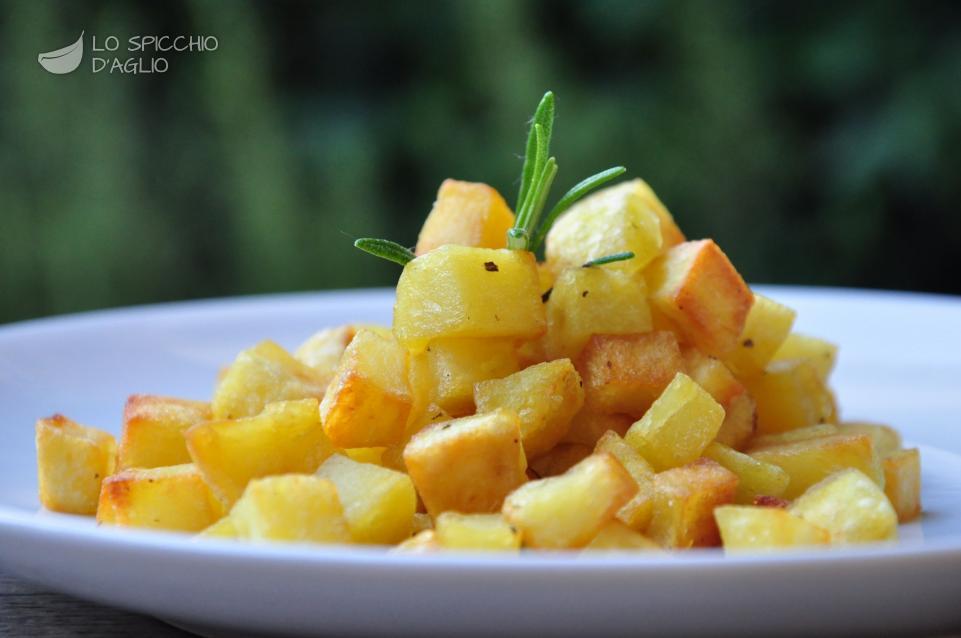 Cubetti di patate in padella Cubetti di patate in padella