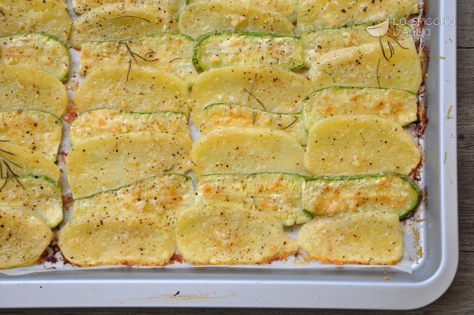 Fettine di patate e zucchine al forno