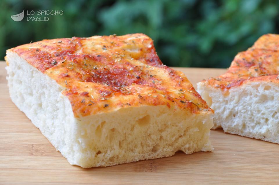 Focaccia al pomodoro