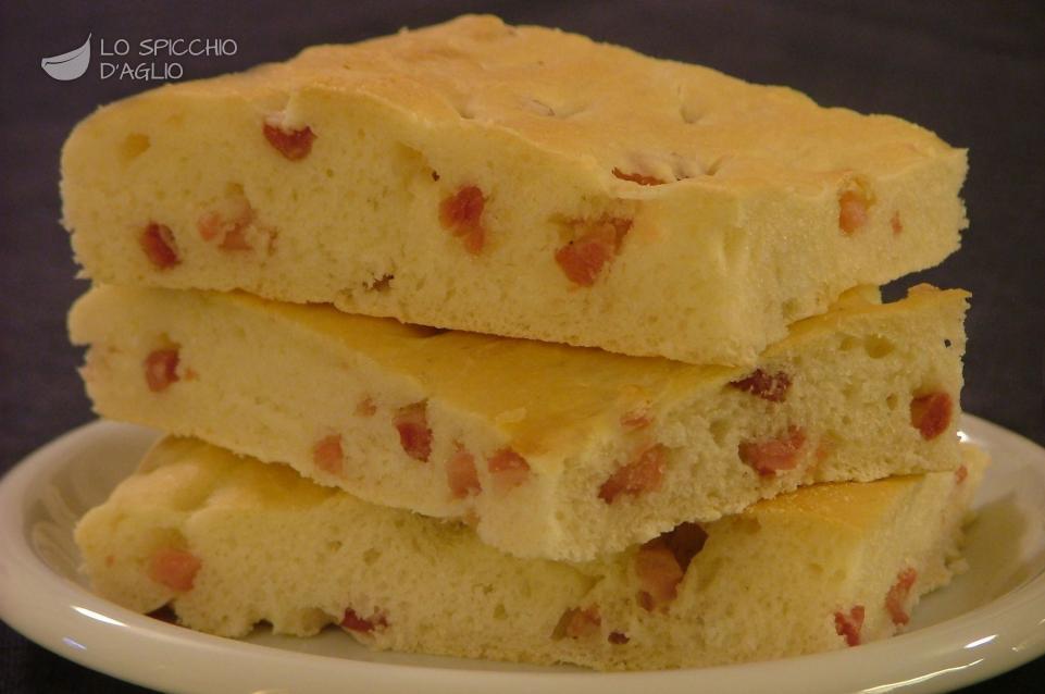 Focaccia al prosciutto Focaccia al prosciutto