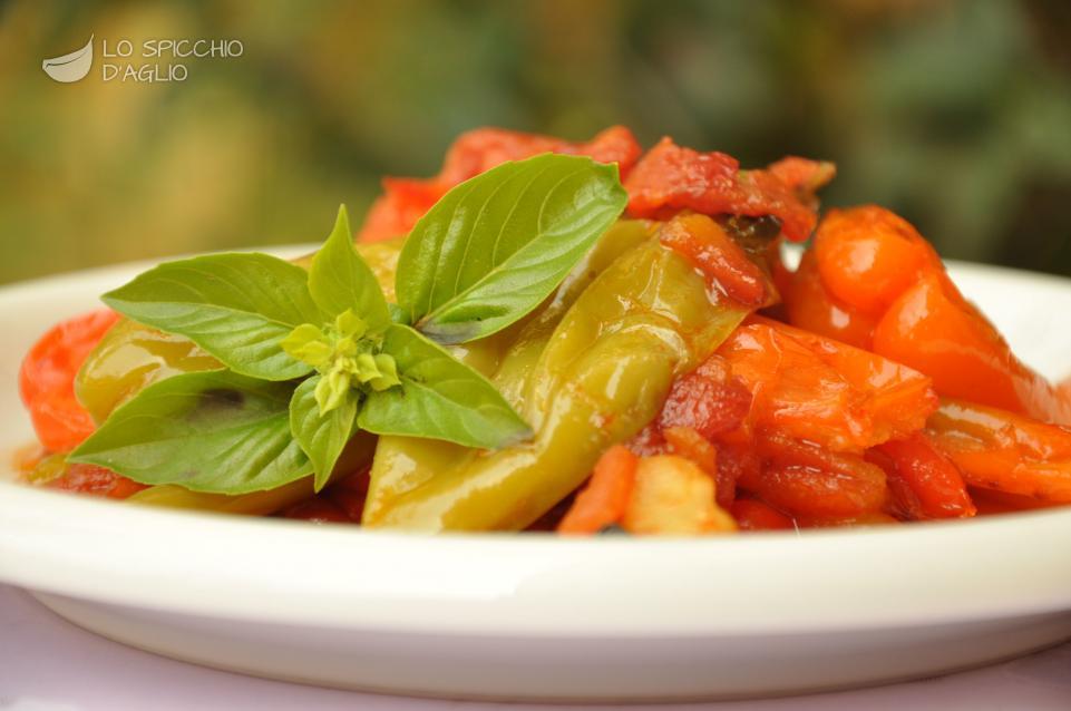 Friggitelli al pomodoro Friggitelli al pomodoro