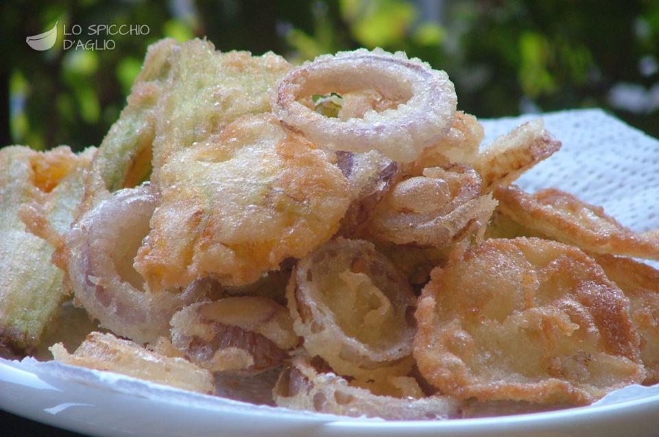 Fritto misto di fiori e cipolle Fritto misto di fiori e cipolle