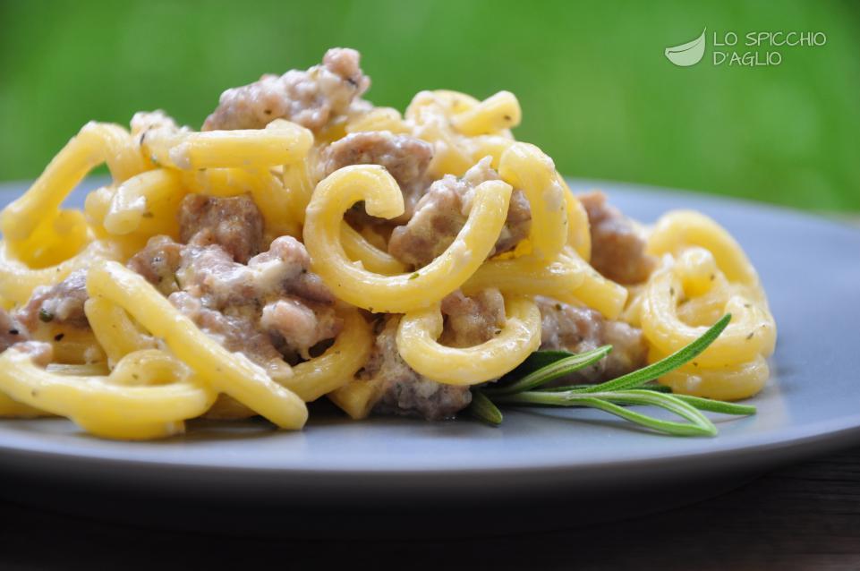 Gramigna alla salsiccia Gramigna alla salsiccia