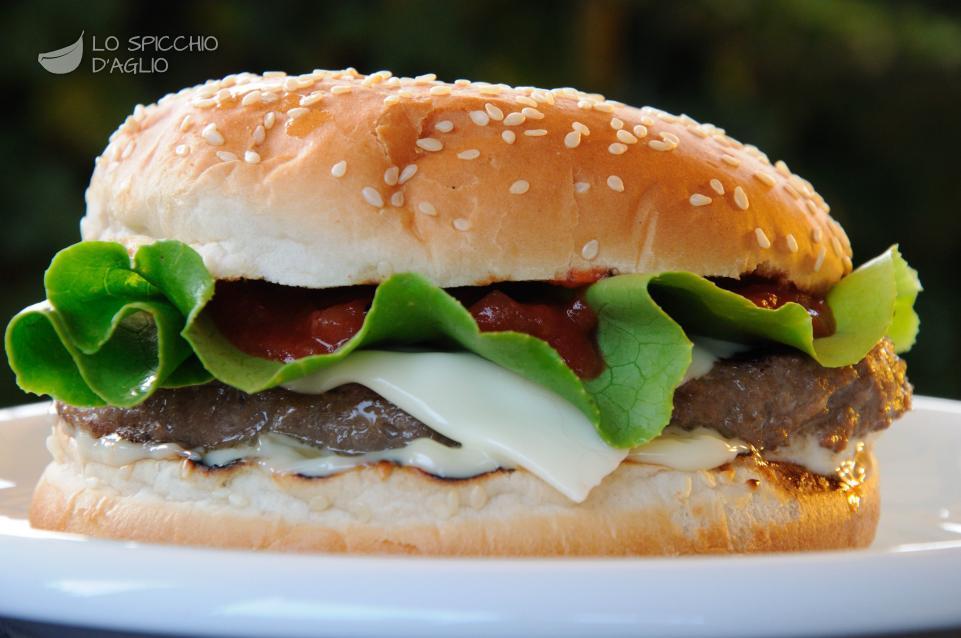 Hamburger con cipolline in agrodolce