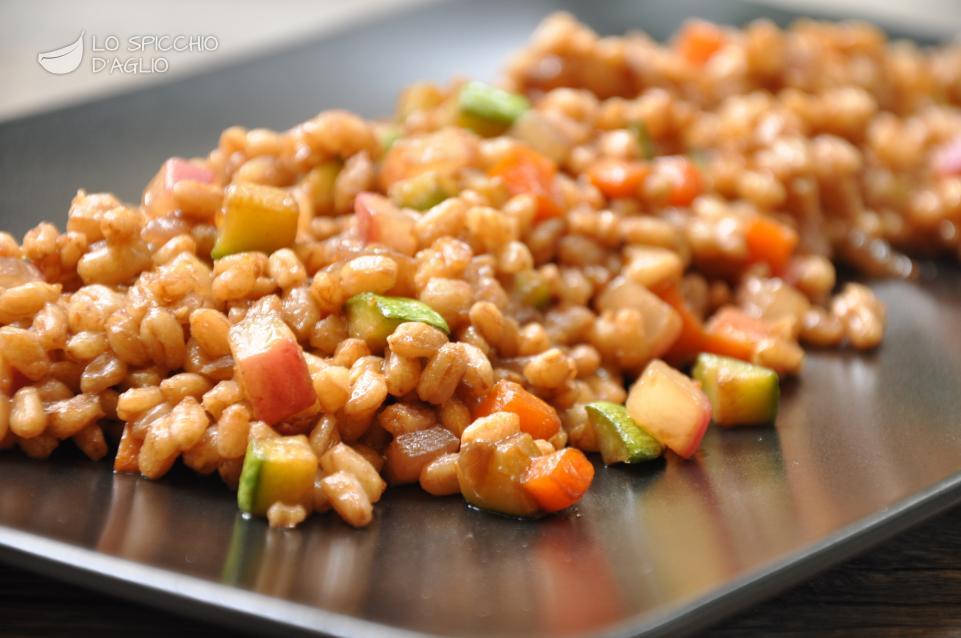 Ricetta - Insalata di farro e verdure saltate - Le ricette dello spicchio d'aglio
