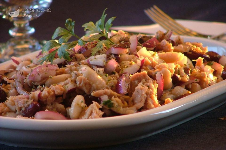 Insalata di tonno, cipolla e fagioli