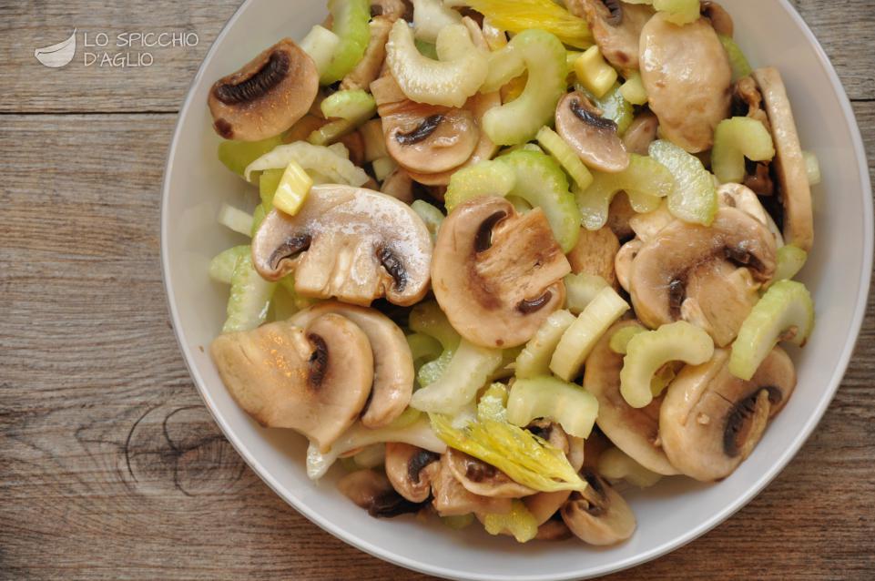 Insalatina sedano e champignon