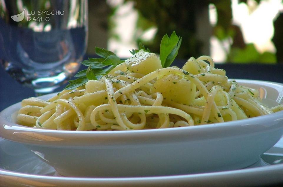 Linguine patate e prezzemolo Linguine patate e prezzemolo