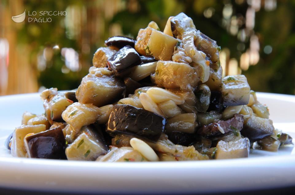 Melanzane olive e pinoli Melanzane olive e pinoli