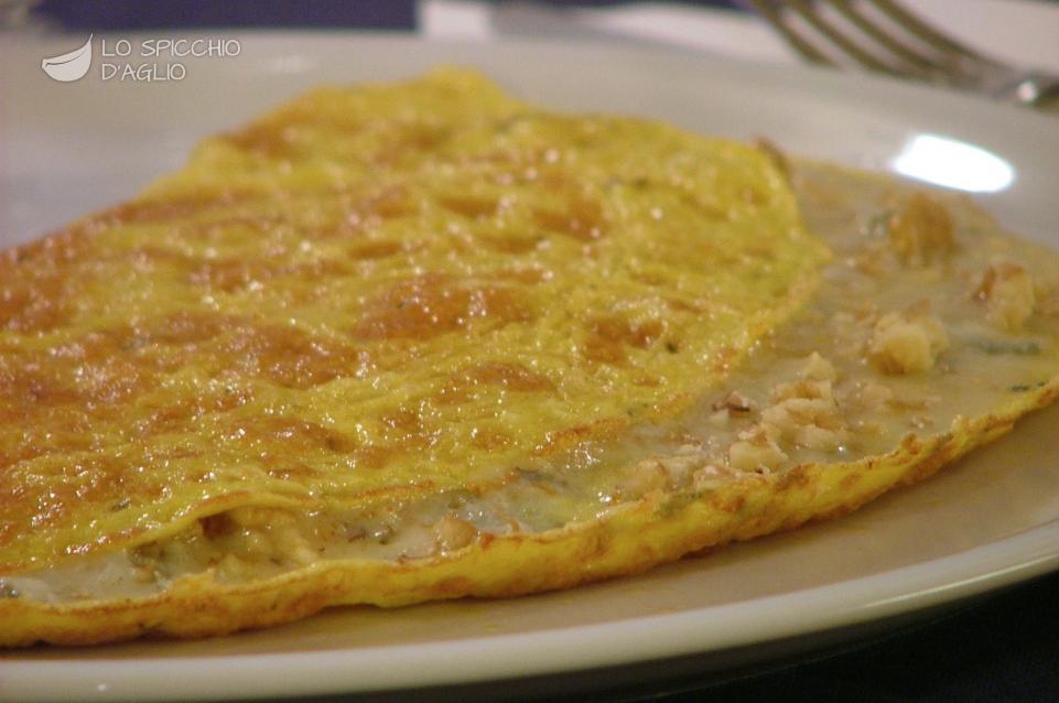 Omelette gorgonzola e noci Omelette gorgonzola e noci