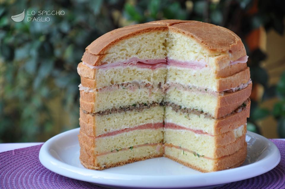 Ricetta Panettone Salato Farcito Le Ricette Dello Spicchio D Aglio