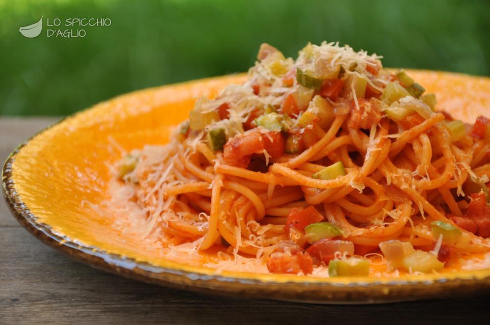 Pasta all'amatriciana di verdure