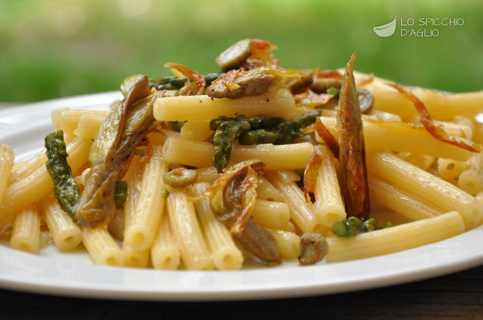 Pasta asparagi e carciofi croccanti